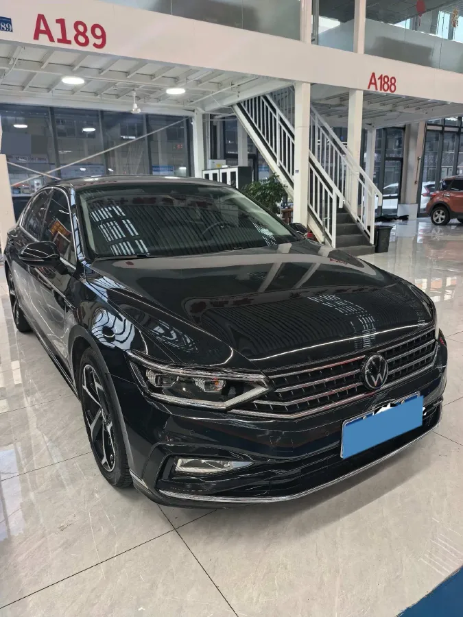 2023 Volkswagen Magotan 2.0T 186HP L4 7DCT,autocango,china used car exporter,china ev exporter,chinese used car exporter,chinese used ev exporter