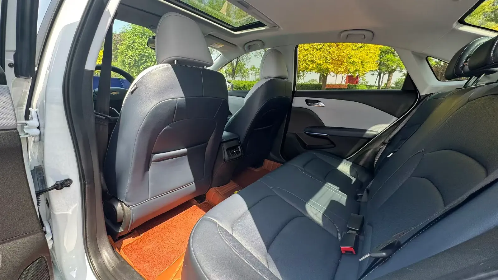 2023 Chevrolet Monza 1.5L 113HP L4 6DCT,autocango,china used car exporter,china ev exporter,chinese used car exporter,chinese used ev exporter