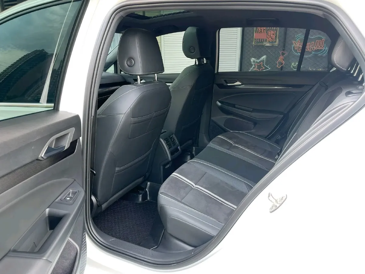 2023 Volkswagen Golf 1.4T 150HP L4 7DCT,autocango,china used car exporter,china ev exporter,chinese used car exporter,chinese used ev exporter