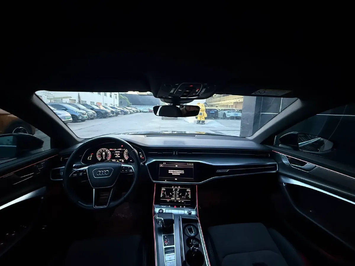 2023 Audi A6L 2.0T 245HP L4 7DCT,autocango,china used car exporter,china ev exporter,chinese used car exporter,chinese used ev exporter