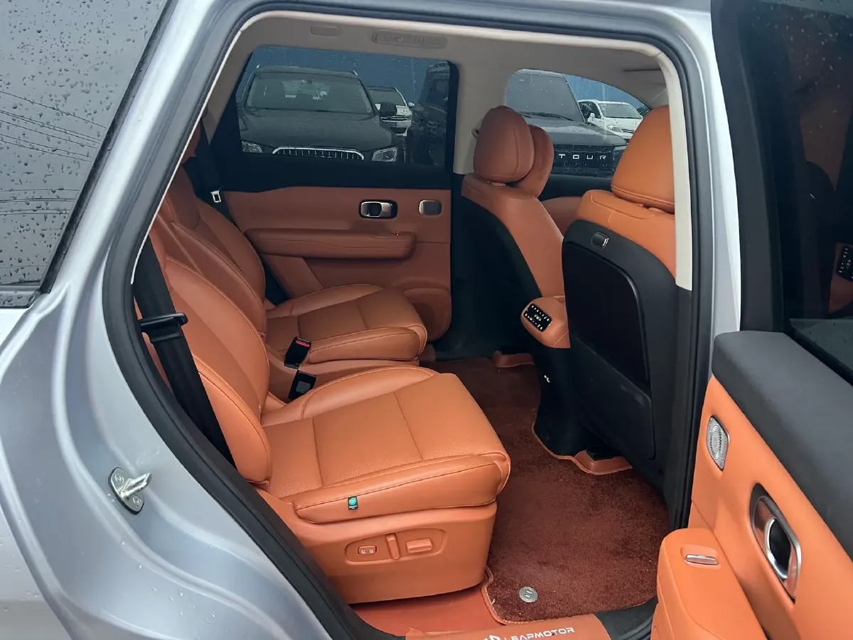 2024 Leapmotor C16 1.5L 95HP L4 REEV 28.4KWH,autocango,china used car exporter,china ev exporter,chinese used car exporter,chinese used ev exporter