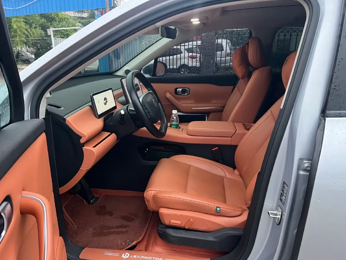 2024 Leapmotor C16 1.5L 95HP L4 REEV 28.4KWH,autocango,china used car exporter,china ev exporter,chinese used car exporter,chinese used ev exporter