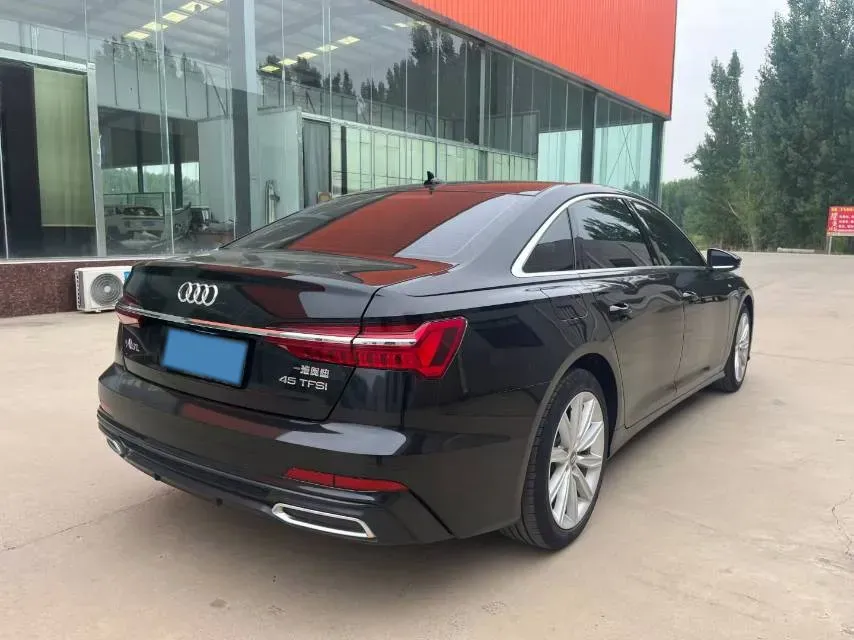 2021 Audi A6L 2.0T 224HP L4 7DCT,autocango,china used car exporter,china ev exporter,chinese used car exporter,chinese used ev exporter