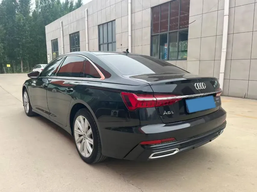 2021 Audi A6L 2.0T 224HP L4 7DCT,autocango,china used car exporter,china ev exporter,chinese used car exporter,chinese used ev exporter