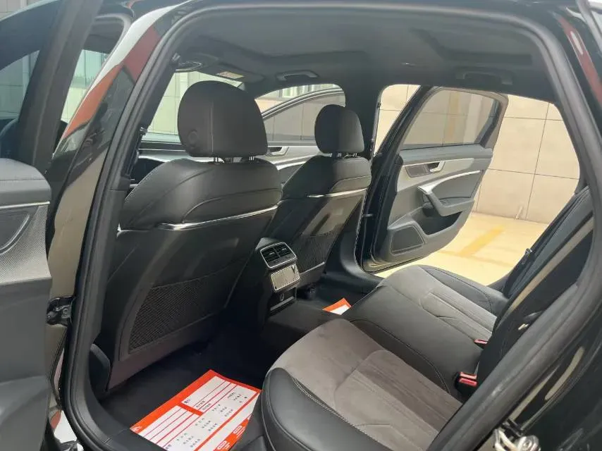 2021 Audi A6L 2.0T 224HP L4 7DCT,autocango,china used car exporter,china ev exporter,chinese used car exporter,chinese used ev exporter