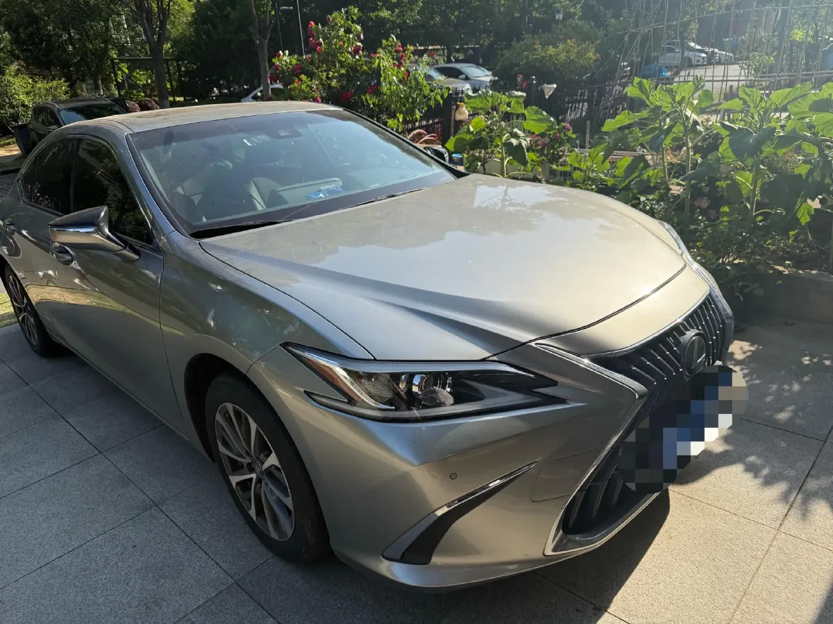 2021 Lexus ES 2.0L 173HP L4 CVT,autocango,china used car exporter,china ev exporter,chinese used car exporter,chinese used ev exporter