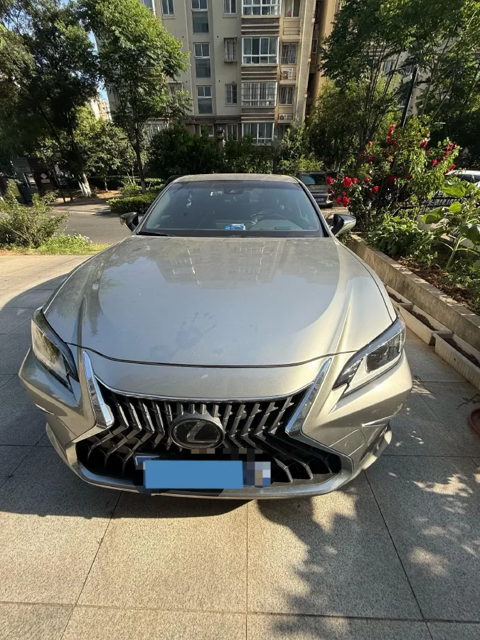 2021 Lexus ES 2.0L 173HP L4 CVT,autocango,china used car exporter,china ev exporter,chinese used car exporter,chinese used ev exporter