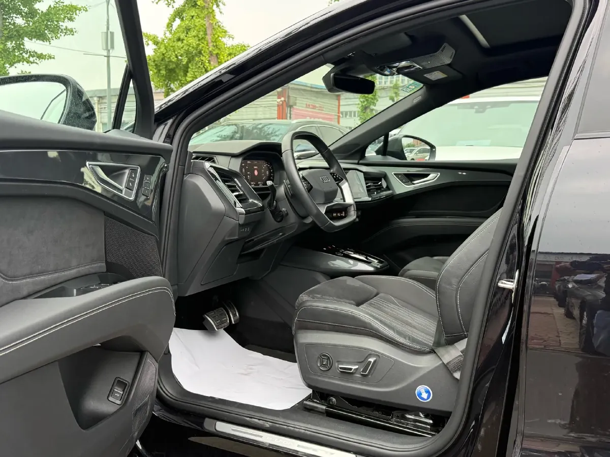2022 Audi Q5 e-tron BEV 83.4KWH,autocango,china used car exporter,china ev exporter,chinese used car exporter,chinese used ev exporter