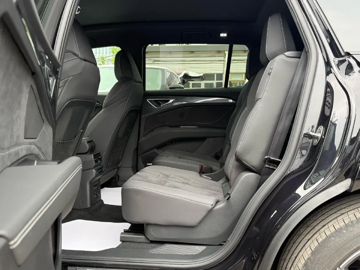 2022 Audi Q5 e-tron BEV 83.4KWH,autocango,china used car exporter,china ev exporter,chinese used car exporter,chinese used ev exporter