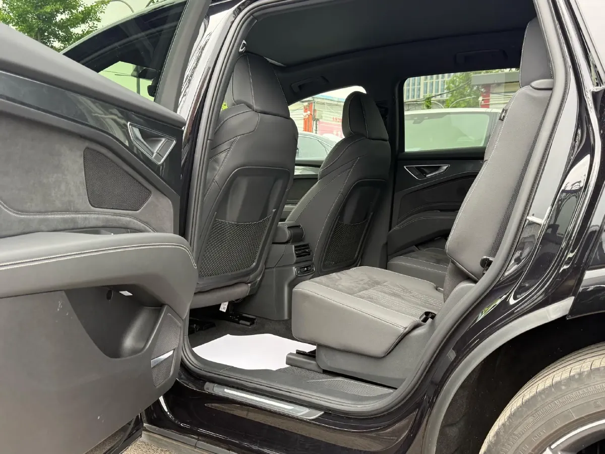 2022 Audi Q5 e-tron BEV 83.4KWH,autocango,china used car exporter,china ev exporter,chinese used car exporter,chinese used ev exporter