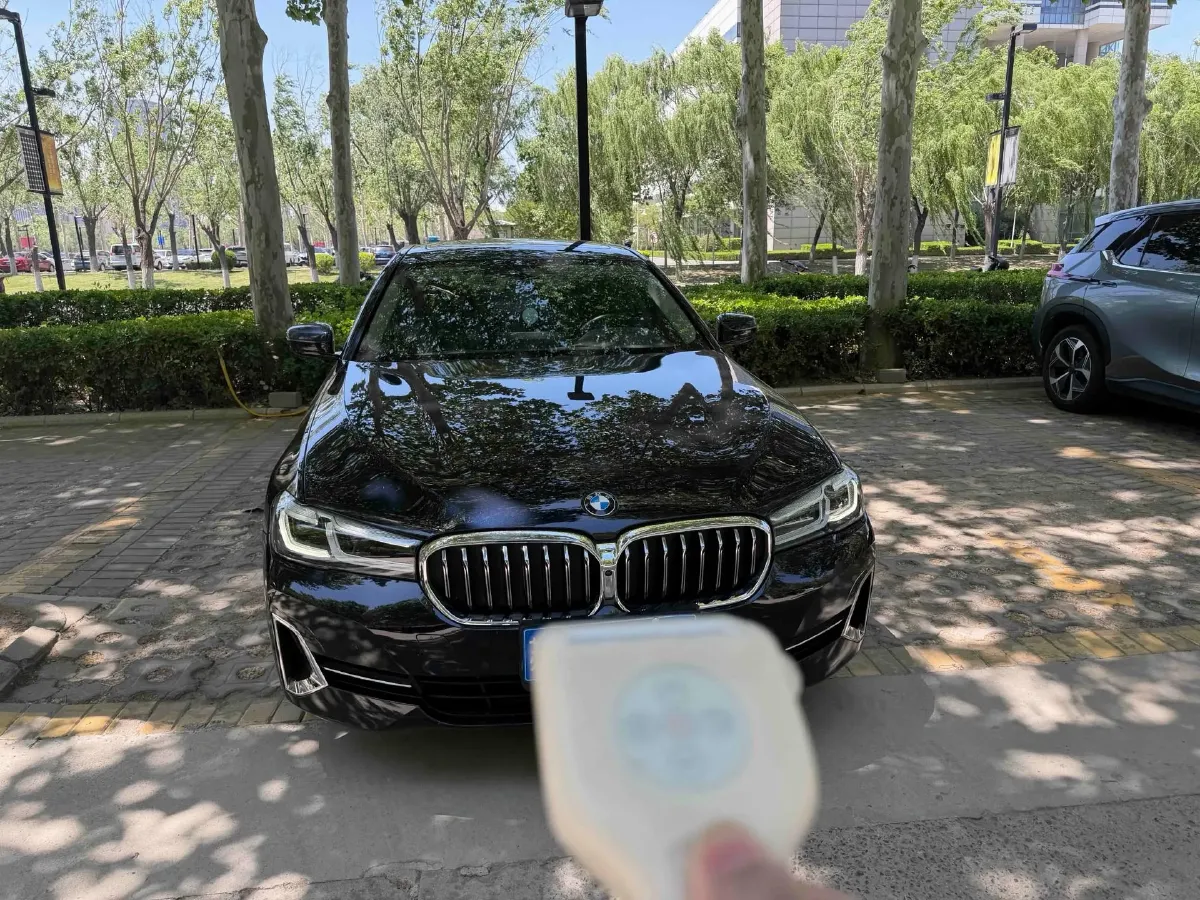 2022 BMW 5 Series 2.0T 252HP L4 8AT,autocango,china used car exporter,china ev exporter,chinese used car exporter,chinese used ev exporter
