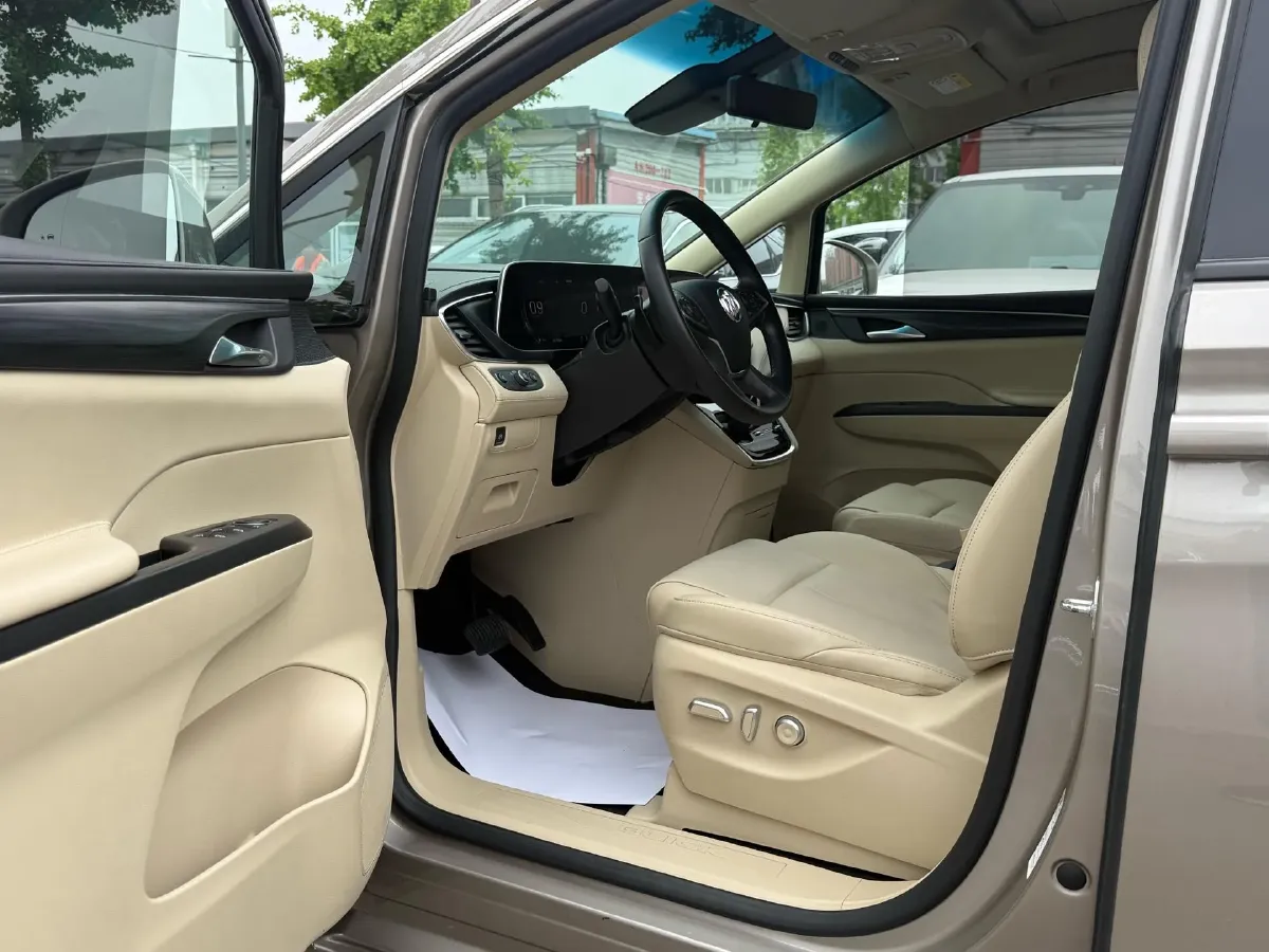 2022 Buick GL8 2.0T 237HP L4 9AT,autocango,china used car exporter,china ev exporter,chinese used car exporter,chinese used ev exporter