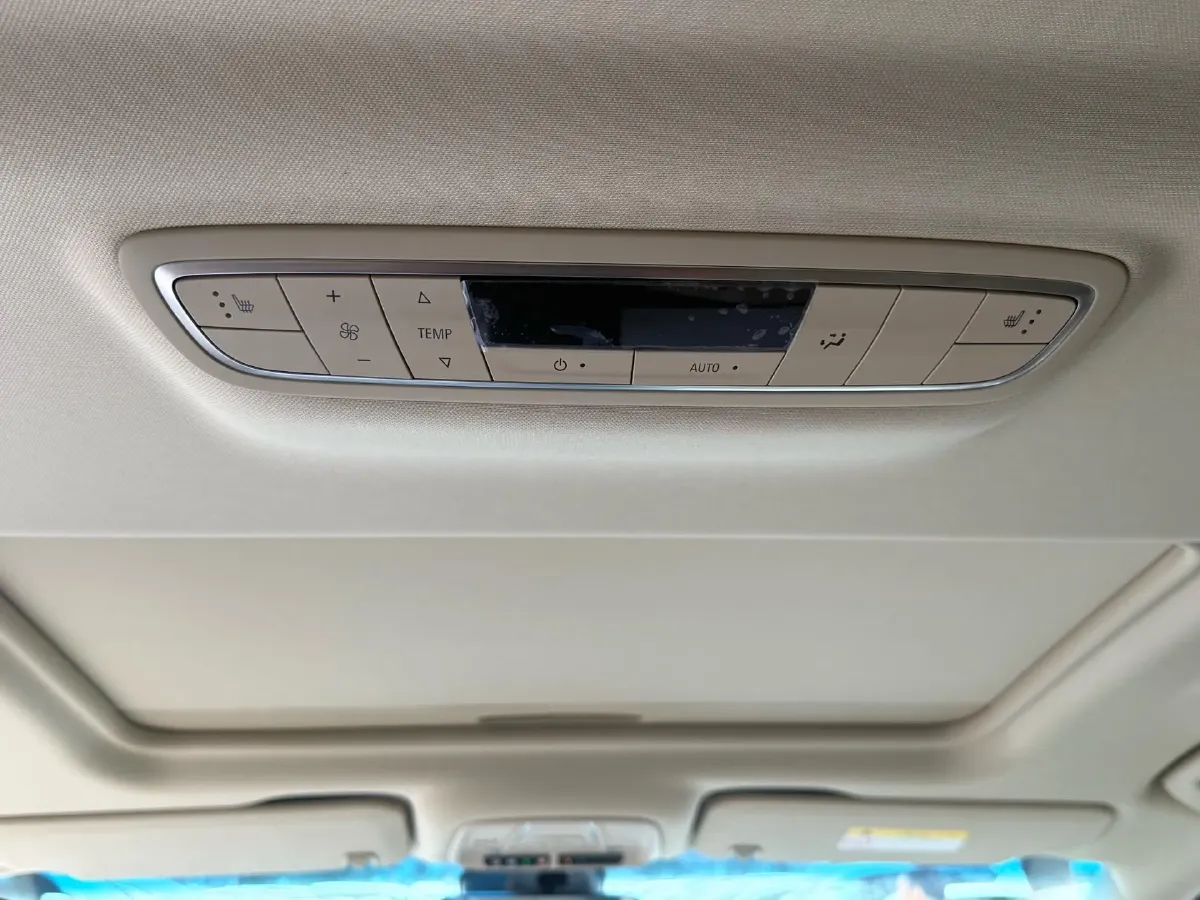 2022 Buick GL8 2.0T 237HP L4 9AT,autocango,china used car exporter,china ev exporter,chinese used car exporter,chinese used ev exporter