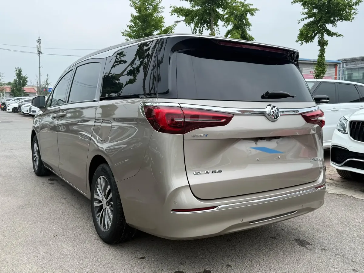 2022 Buick GL8 2.0T 237HP L4 9AT,autocango,china used car exporter,china ev exporter,chinese used car exporter,chinese used ev exporter
