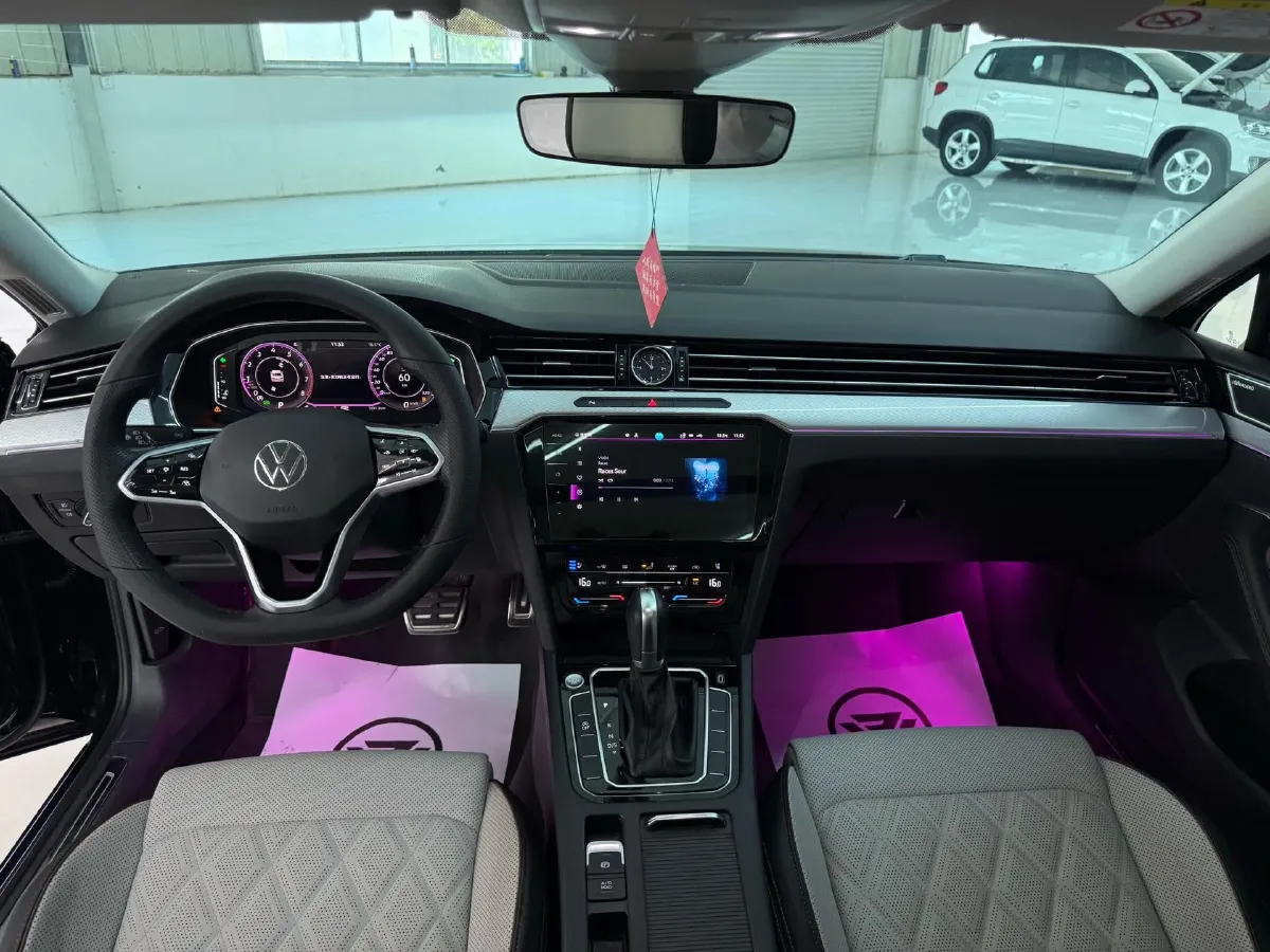 2023 Volkswagen Magotan 2.0T 186HP L4 7DCT,autocango,china used car exporter,china ev exporter,chinese used car exporter,chinese used ev exporter