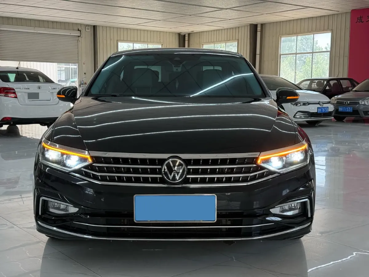 2023 Volkswagen Magotan 2.0T 186HP L4 7DCT,autocango,china used car exporter,china ev exporter,chinese used car exporter,chinese used ev exporter