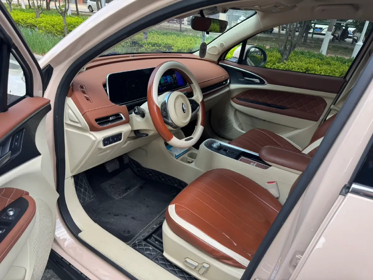 2022 ChangAn Oshan X7 Plus 1.5T 188HP L4 7DCT,autocango,china used car exporter,china ev exporter,chinese used car exporter,chinese used ev exporter
