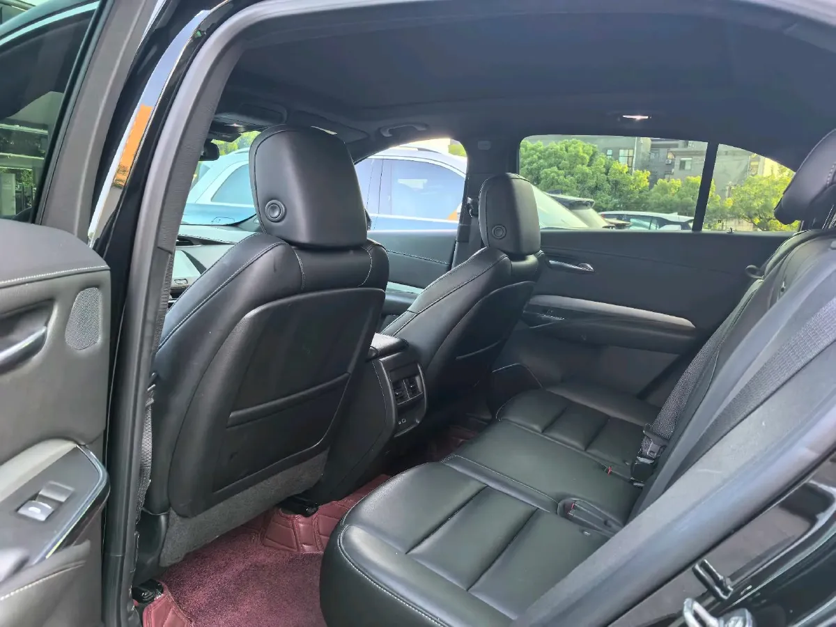 2022 Cadillac XT4 2.0T 237HP L4 9AT,autocango,china used car exporter,china ev exporter,chinese used car exporter,chinese used ev exporter