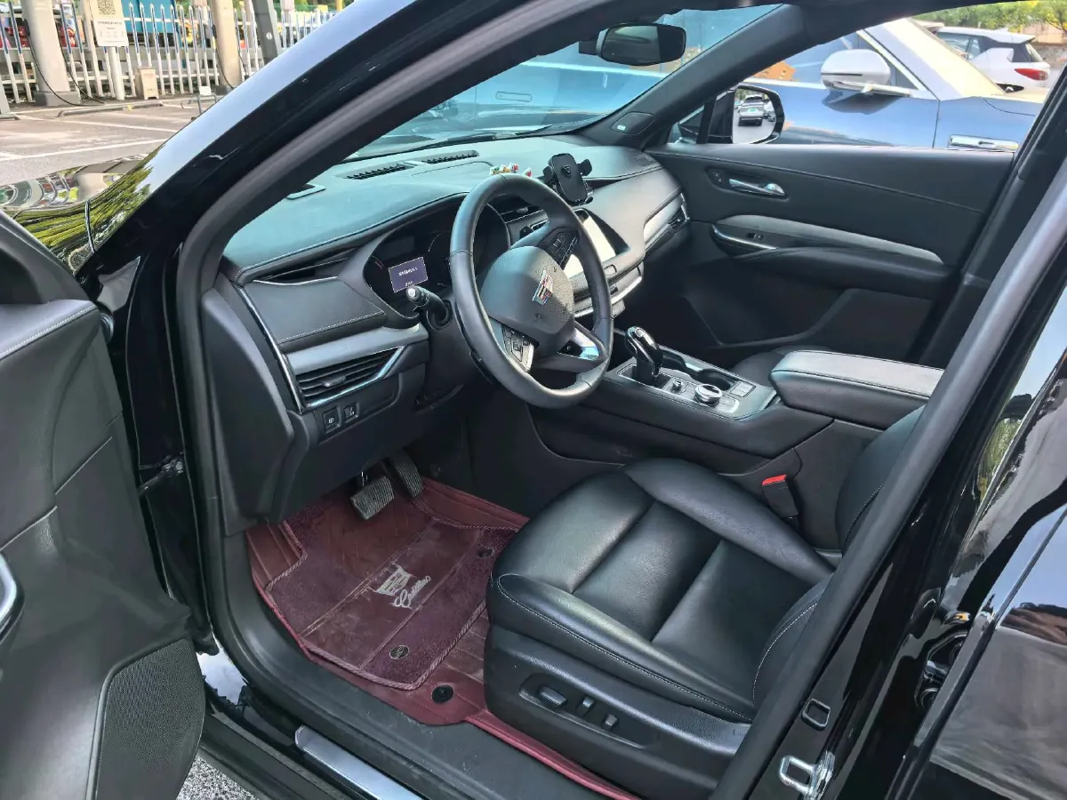 2022 Cadillac XT4 2.0T 237HP L4 9AT,autocango,china used car exporter,china ev exporter,chinese used car exporter,chinese used ev exporter