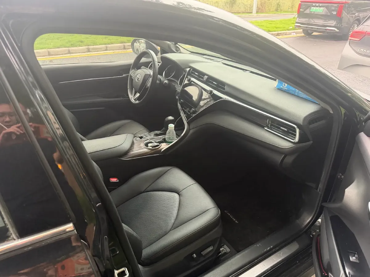 2019 Toyota Camry 2.5L 209HP L4 8AT,autocango,china used car exporter,china ev exporter,chinese used car exporter,chinese used ev exporter