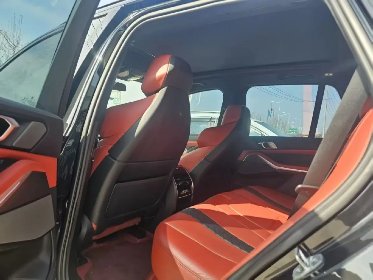 2022 BMW X5 M 4.4T 600HP V8 8AT,autocango,china used car exporter,china ev exporter,chinese used car exporter,chinese used ev exporter