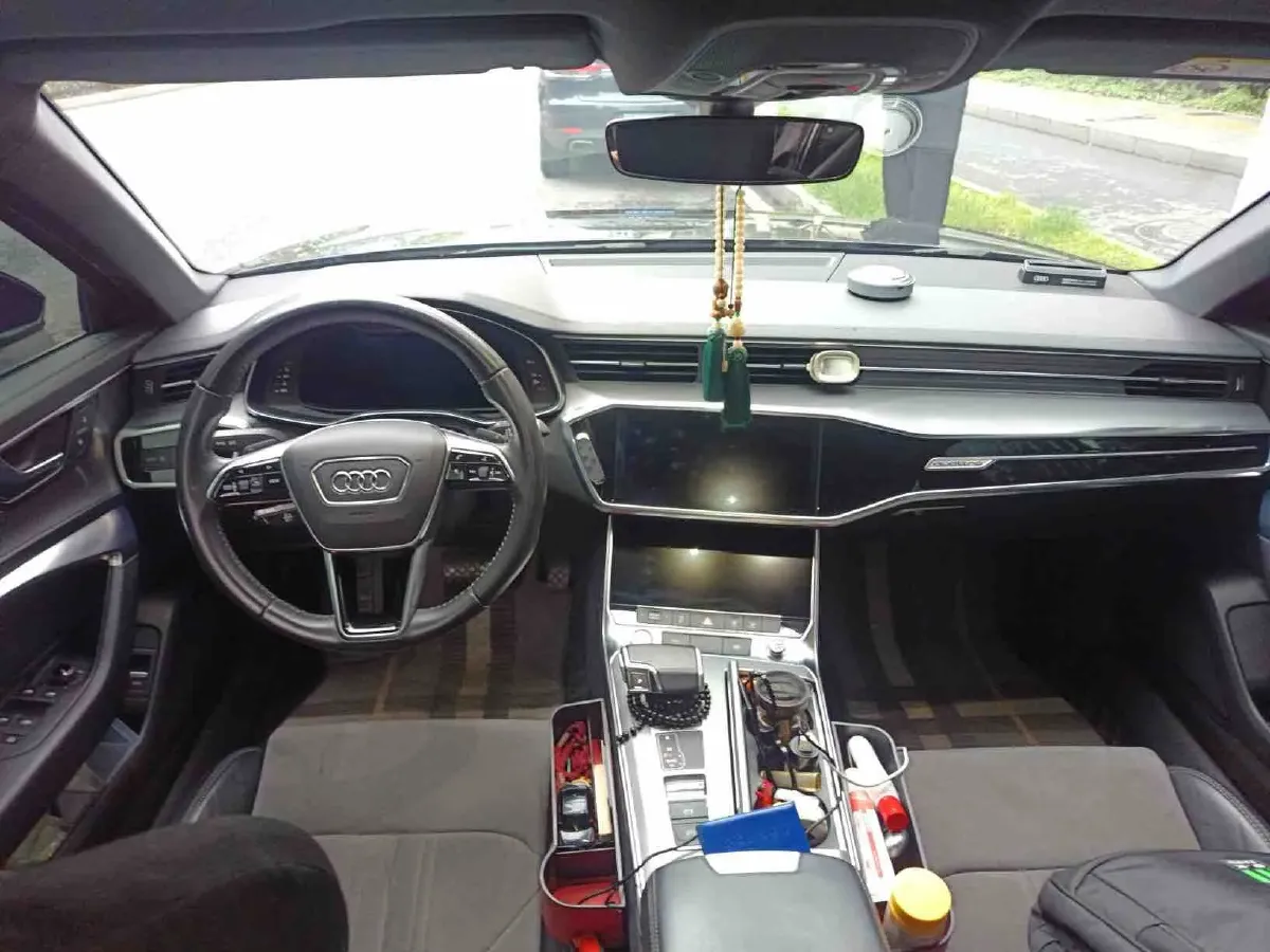 2019 Audi A6L 2.0T 224HP L4 7DCT,autocango,china used car exporter,china ev exporter,chinese used car exporter,chinese used ev exporter