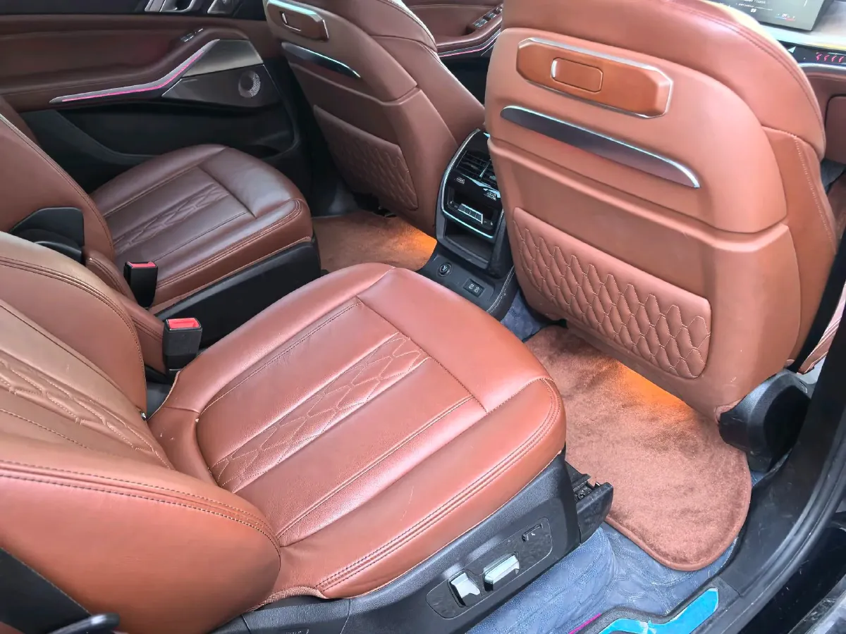 2023 BMW X7 3.0T 381HP L6 8AT,autocango,china used car exporter,china ev exporter,chinese used car exporter,chinese used ev exporter