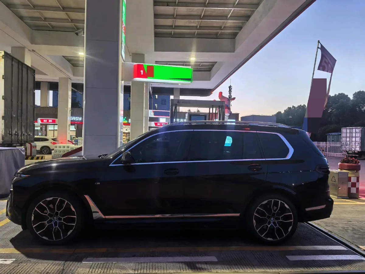 2023 BMW X7 3.0T 381HP L6 8AT,autocango,china used car exporter,china ev exporter,chinese used car exporter,chinese used ev exporter