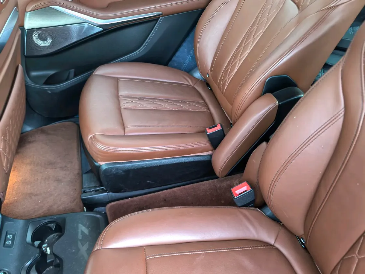 2023 BMW X7 3.0T 381HP L6 8AT,autocango,china used car exporter,china ev exporter,chinese used car exporter,chinese used ev exporter