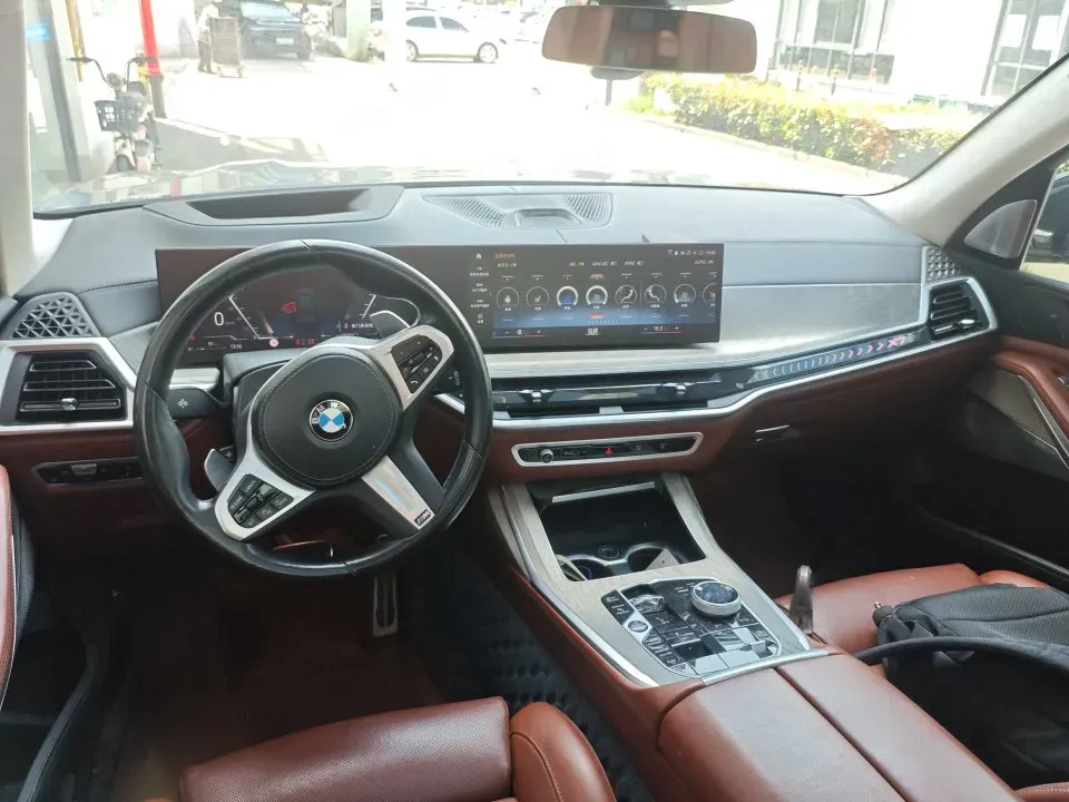 2023 BMW X7 3.0T 381HP L6 8AT,autocango,china used car exporter,china ev exporter,chinese used car exporter,chinese used ev exporter