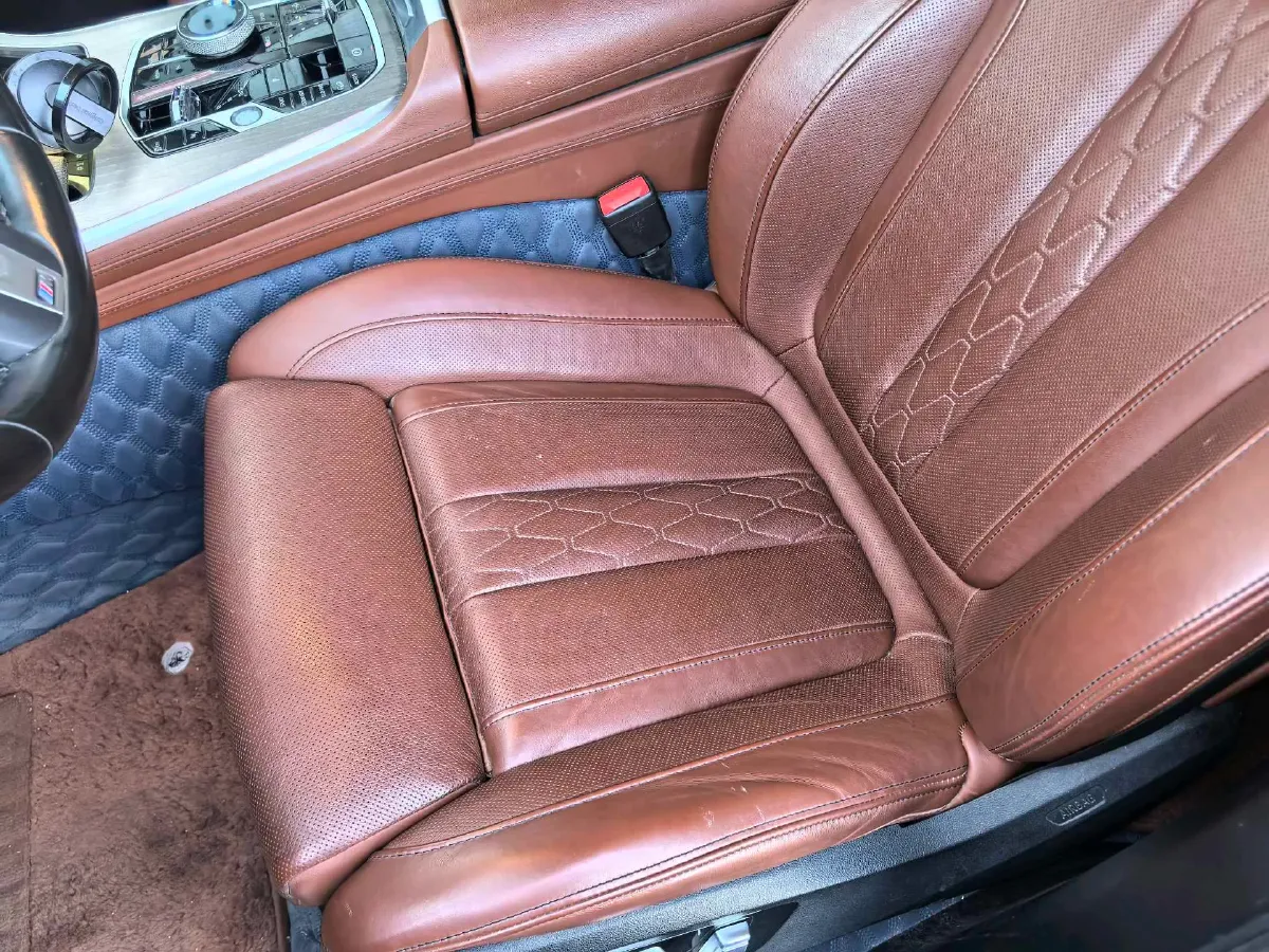 2023 BMW X7 3.0T 381HP L6 8AT,autocango,china used car exporter,china ev exporter,chinese used car exporter,chinese used ev exporter