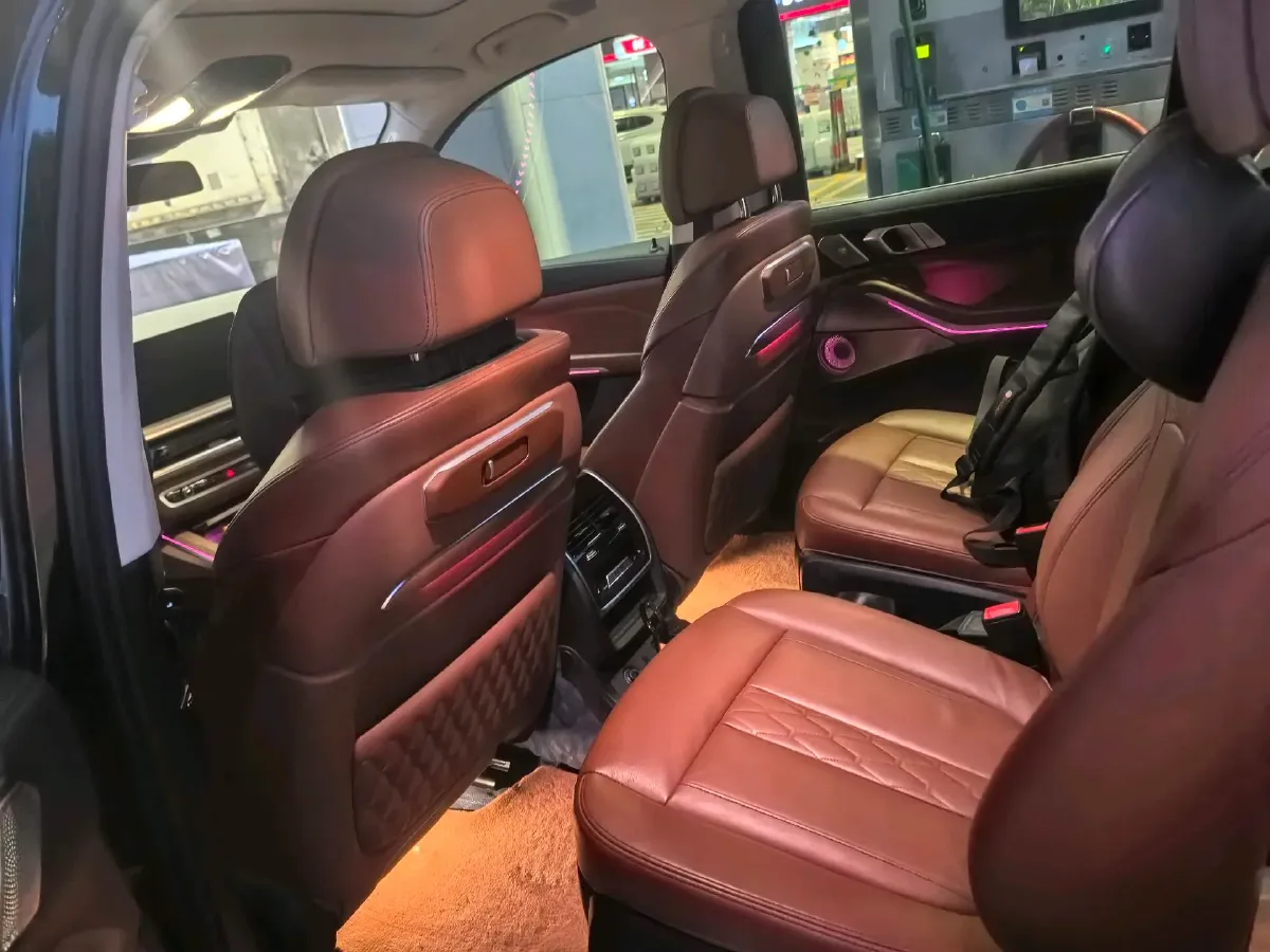 2023 BMW X7 3.0T 381HP L6 8AT,autocango,china used car exporter,china ev exporter,chinese used car exporter,chinese used ev exporter