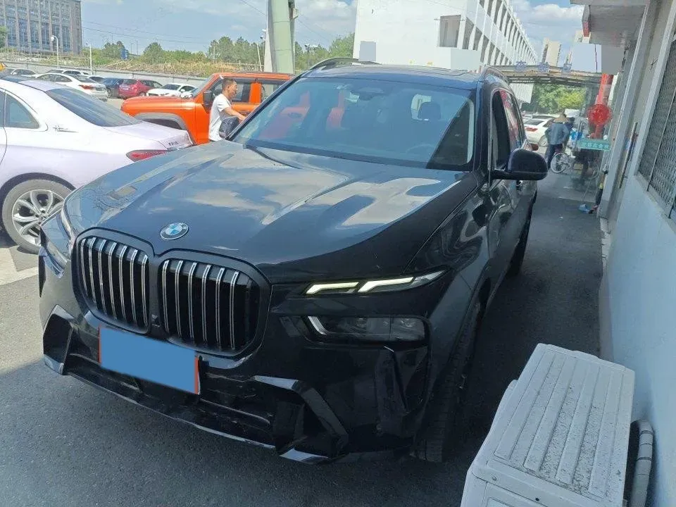 2023 BMW X7 3.0T 381HP L6 8AT,autocango,china used car exporter,china ev exporter,chinese used car exporter,chinese used ev exporter