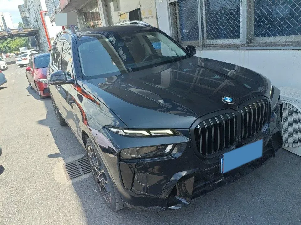 2023 BMW X7 3.0T 381HP L6 8AT,autocango,china used car exporter,china ev exporter,chinese used car exporter,chinese used ev exporter