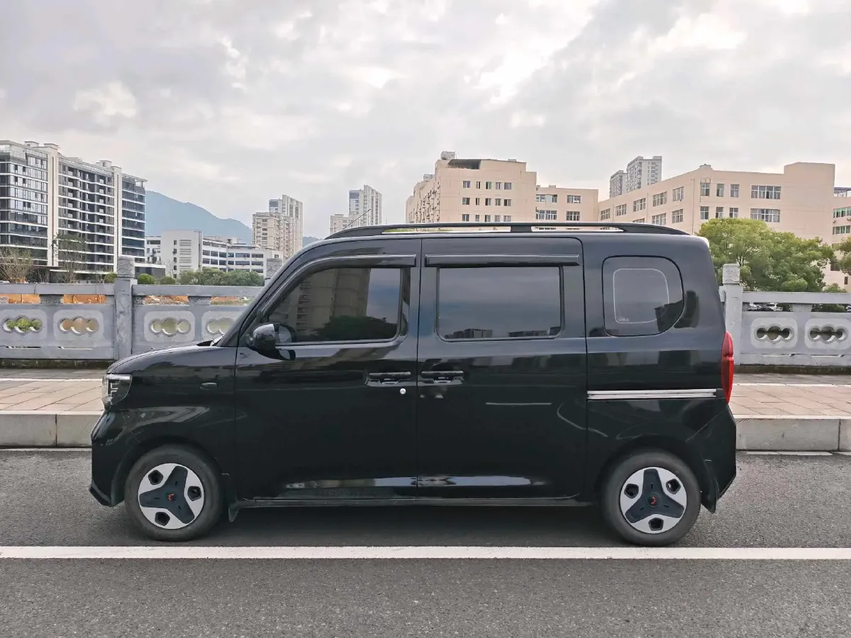 2025 WuLing ZhiGuang BEV,autocango,china used car exporter,china ev exporter,chinese used car exporter,chinese used ev exporter