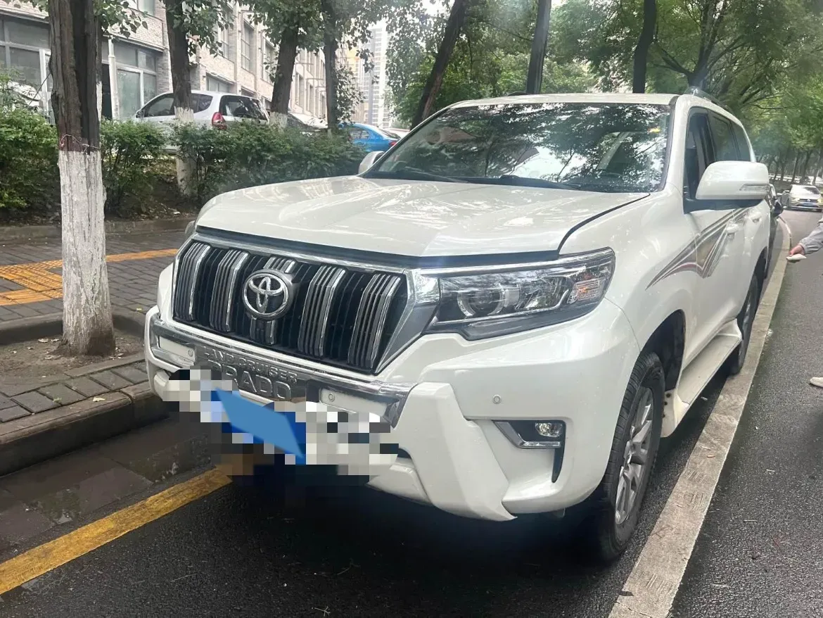2018 Land Rover Discovery Sport 2.0T 241HP L4 9AT,autocango,china used car exporter,china ev exporter,chinese used car exporter,chinese used ev exporter