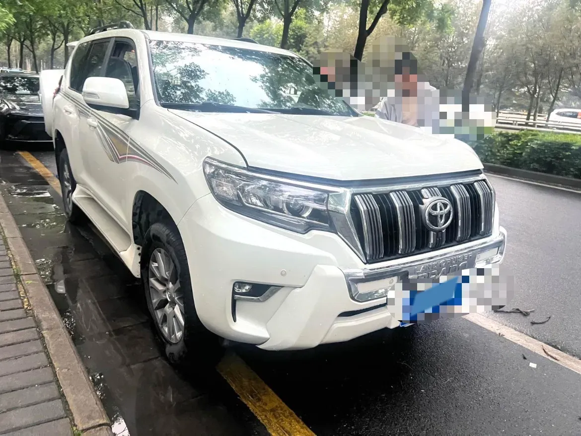 2018 Land Rover Discovery Sport 2.0T 241HP L4 9AT,autocango,china used car exporter,china ev exporter,chinese used car exporter,chinese used ev exporter