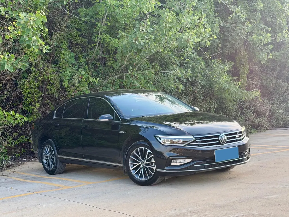 2020 Volkswagen Magotan 2.0T 186HP L4 7DCT,autocango,china used car exporter,china ev exporter,chinese used car exporter,chinese used ev exporter