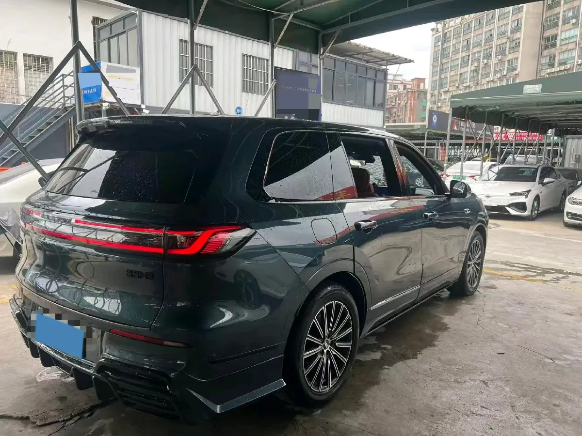 2025 Volkswagen Tiguan L 2.0T 220HP L4 7DCT,autocango,china used car exporter,china ev exporter,chinese used car exporter,chinese used ev exporter