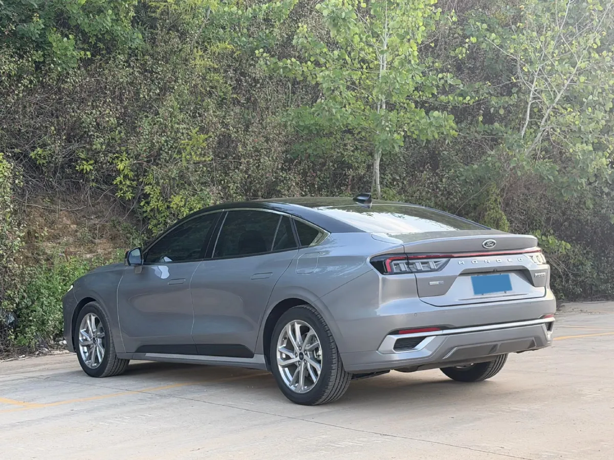 2022 Ford Mondeo 2.0T 238HP L4 8AT,autocango,china used car exporter,china ev exporter,chinese used car exporter,chinese used ev exporter