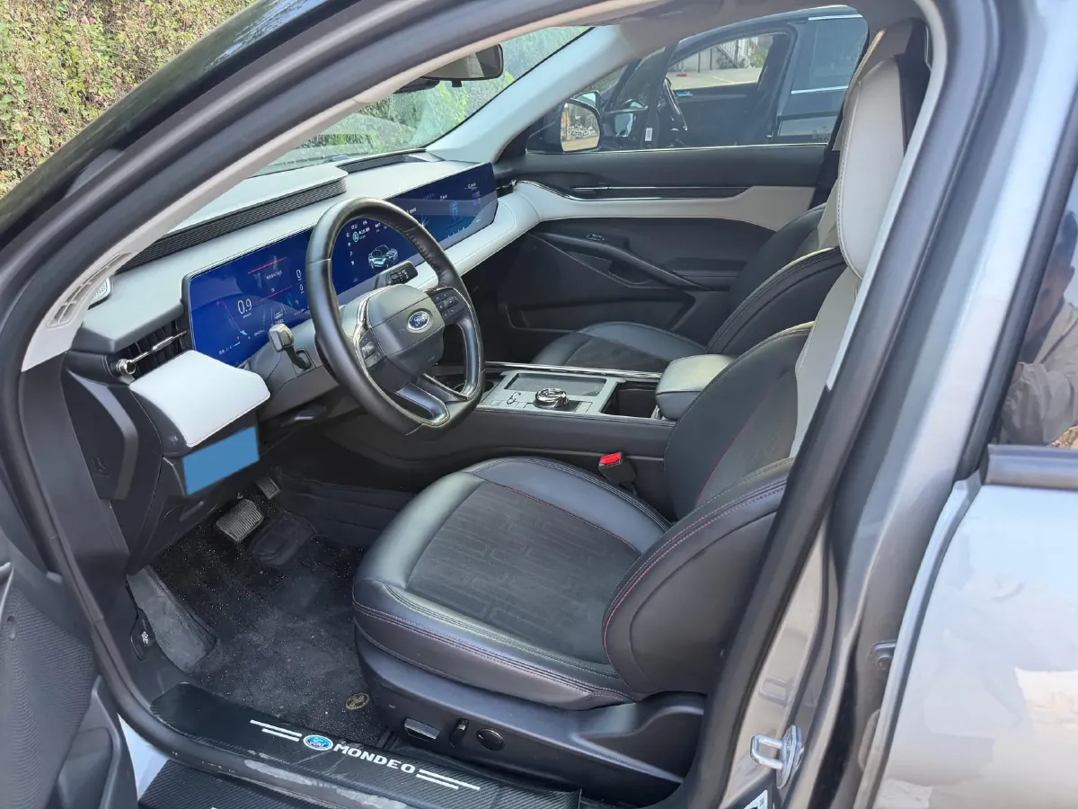 2022 Ford Mondeo 2.0T 238HP L4 8AT,autocango,china used car exporter,china ev exporter,chinese used car exporter,chinese used ev exporter