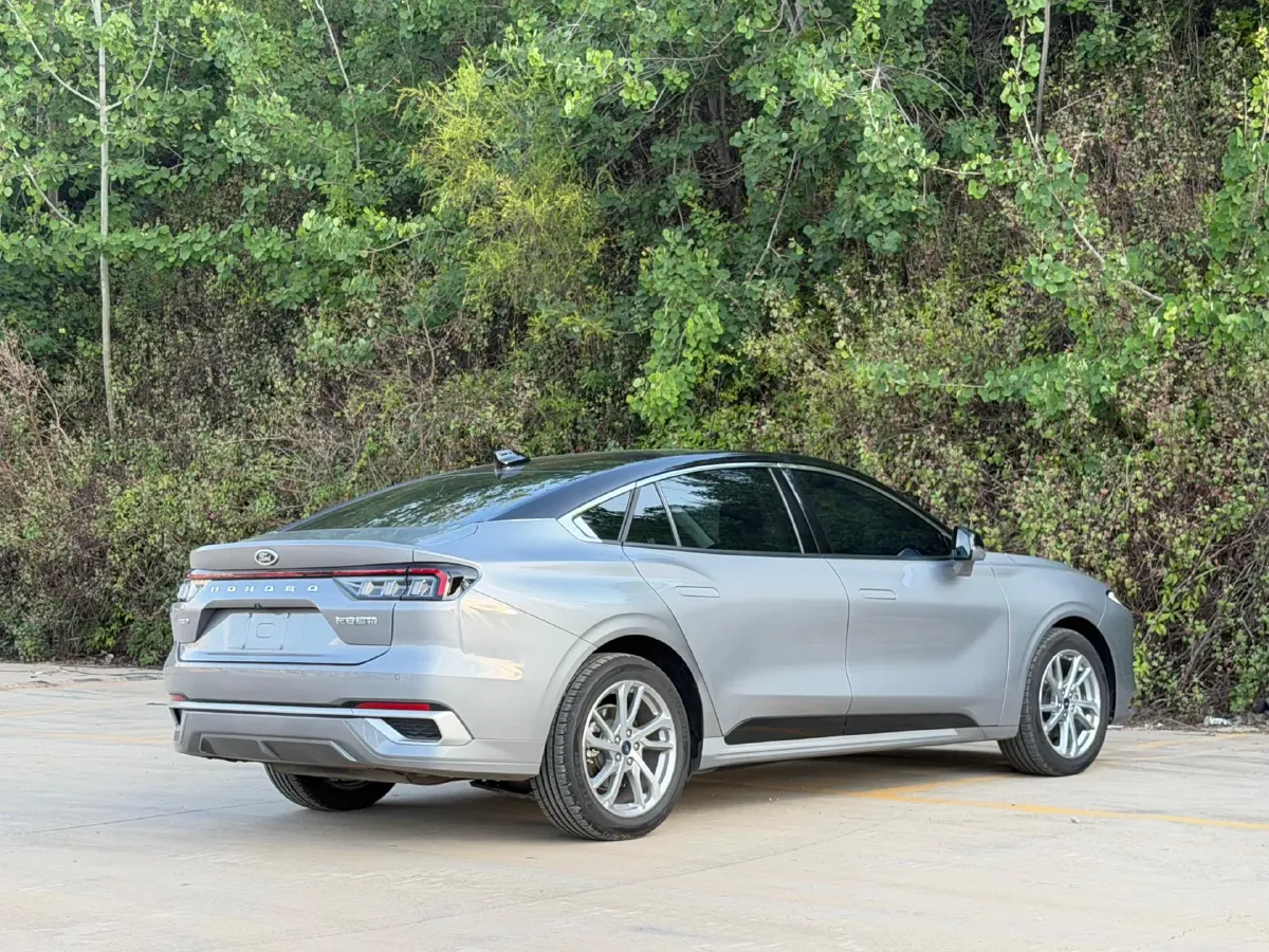 2022 Ford Mondeo 2.0T 238HP L4 8AT,autocango,china used car exporter,china ev exporter,chinese used car exporter,chinese used ev exporter