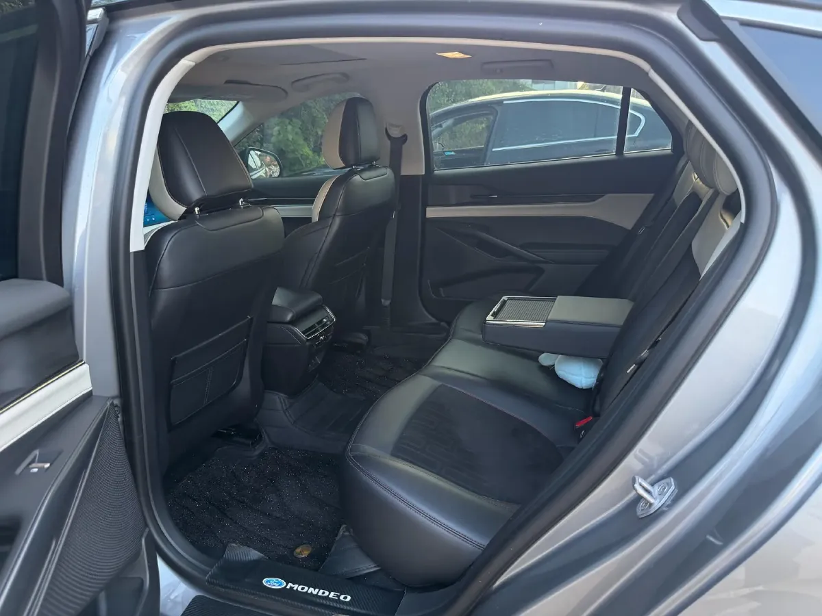 2022 Ford Mondeo 2.0T 238HP L4 8AT,autocango,china used car exporter,china ev exporter,chinese used car exporter,chinese used ev exporter