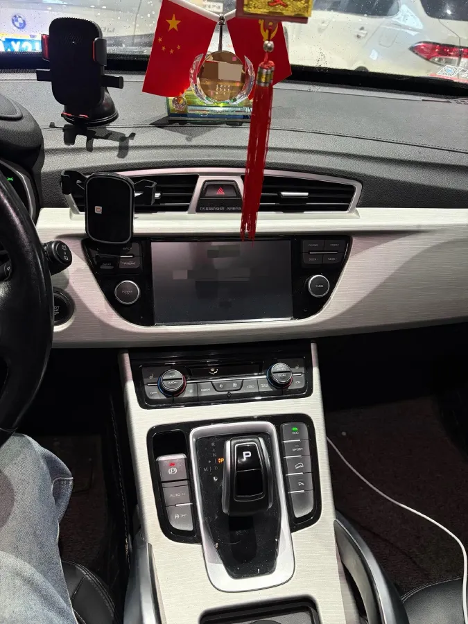 2020 Roewe i6 1.5T 169HP L4 7DCT,autocango,china used car exporter,china ev exporter,chinese used car exporter,chinese used ev exporter