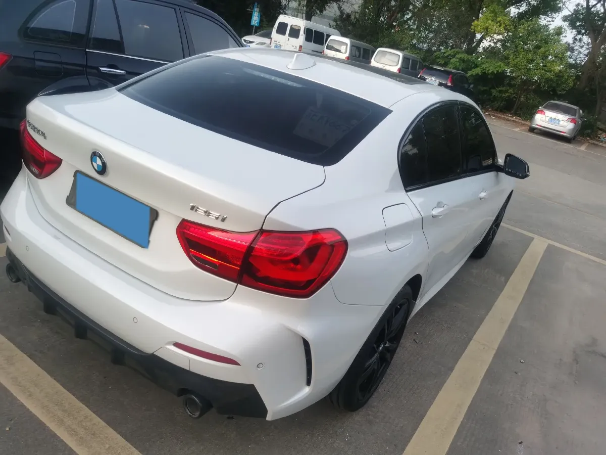 2022 BMW 1 Series 2.0T 192HP L4 7DCT,autocango,china used car exporter,china ev exporter,chinese used car exporter,chinese used ev exporter