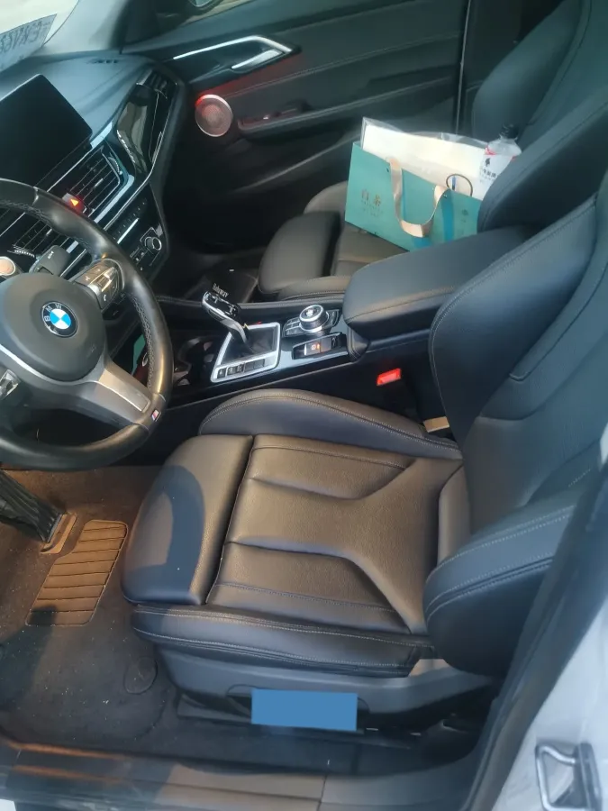 2022 BMW 1 Series 2.0T 192HP L4 7DCT,autocango,china used car exporter,china ev exporter,chinese used car exporter,chinese used ev exporter