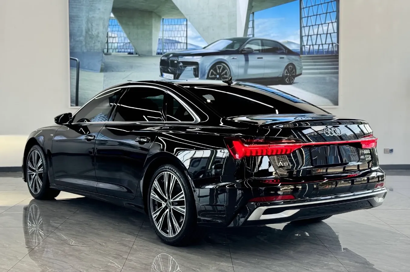 2024 Audi A6L 2.0T 245HP L4 7DCT,autocango,china used car exporter,china ev exporter,chinese used car exporter,chinese used ev exporter