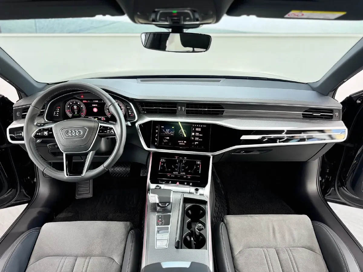 2024 Audi A6L 2.0T 245HP L4 7DCT,autocango,china used car exporter,china ev exporter,chinese used car exporter,chinese used ev exporter