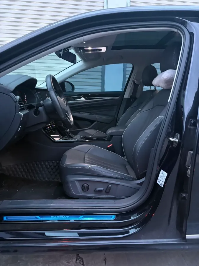 2021 Volkswagen Passat 2.0T 186HP L4 7DCT,autocango,china used car exporter,china ev exporter,chinese used car exporter,chinese used ev exporter
