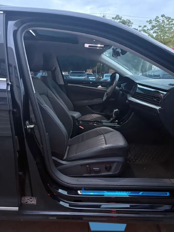 2021 Volkswagen Passat 2.0T 186HP L4 7DCT,autocango,china used car exporter,china ev exporter,chinese used car exporter,chinese used ev exporter